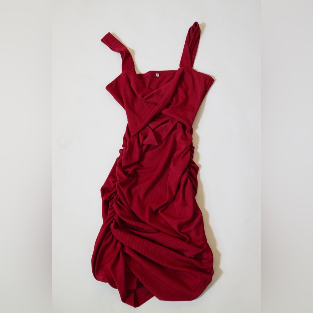 Chic Strapless Red Dress
